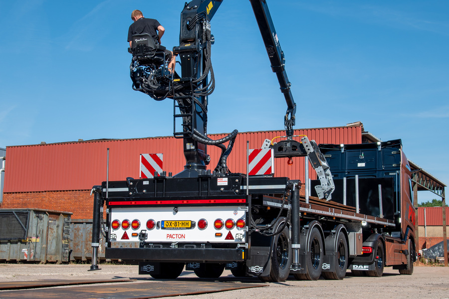 Bakker Bedrijfswagens - Rijplaten Verhuur Salland 5.jpg
